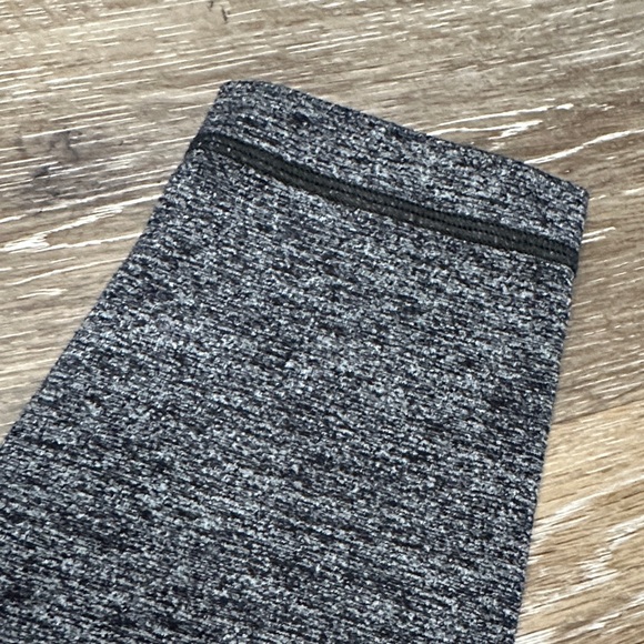 Lululemon Heather Grey Leggings - Picture 5 of 9